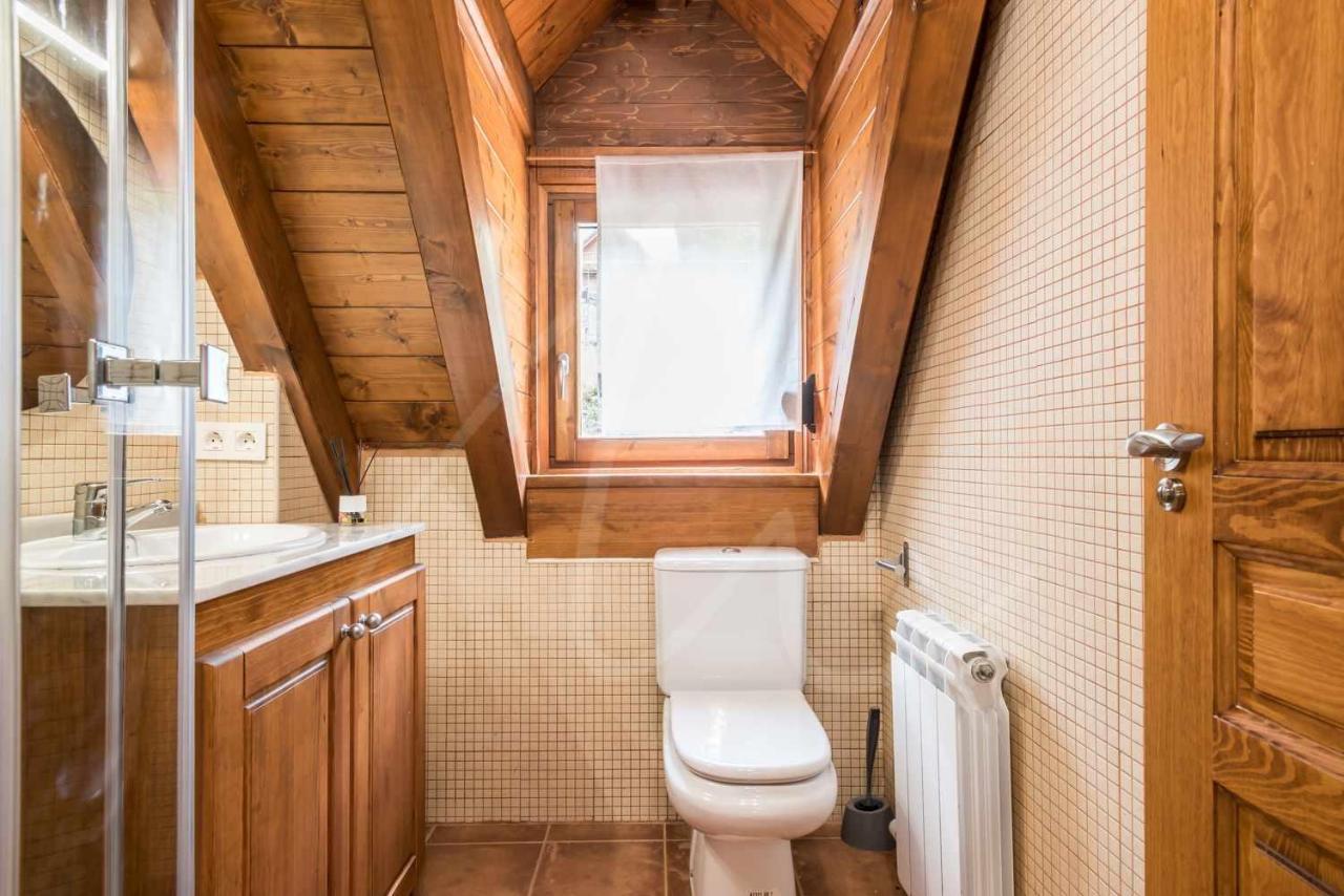 Casa Artiga De Lin By Seamount Rentals Les Bordes Zewnętrze zdjęcie