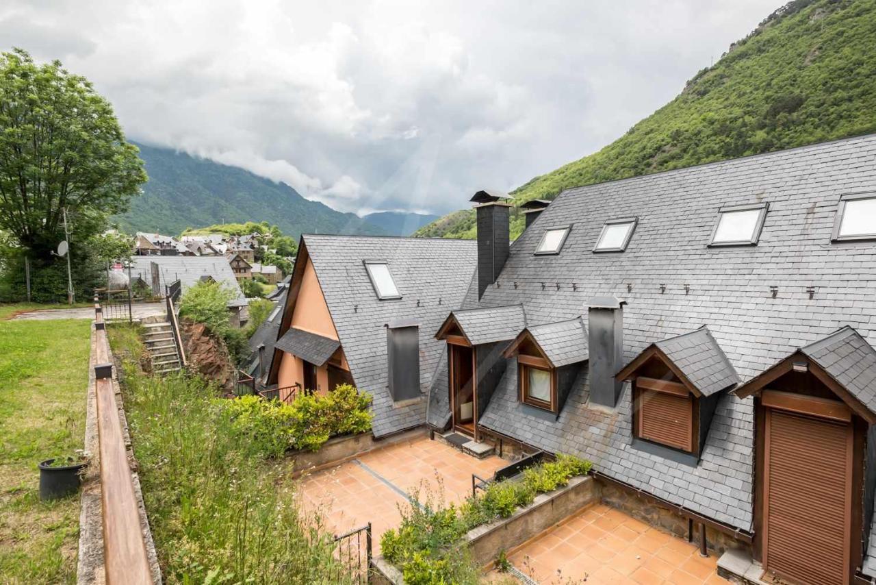 Casa Artiga De Lin By Seamount Rentals Les Bordes Zewnętrze zdjęcie